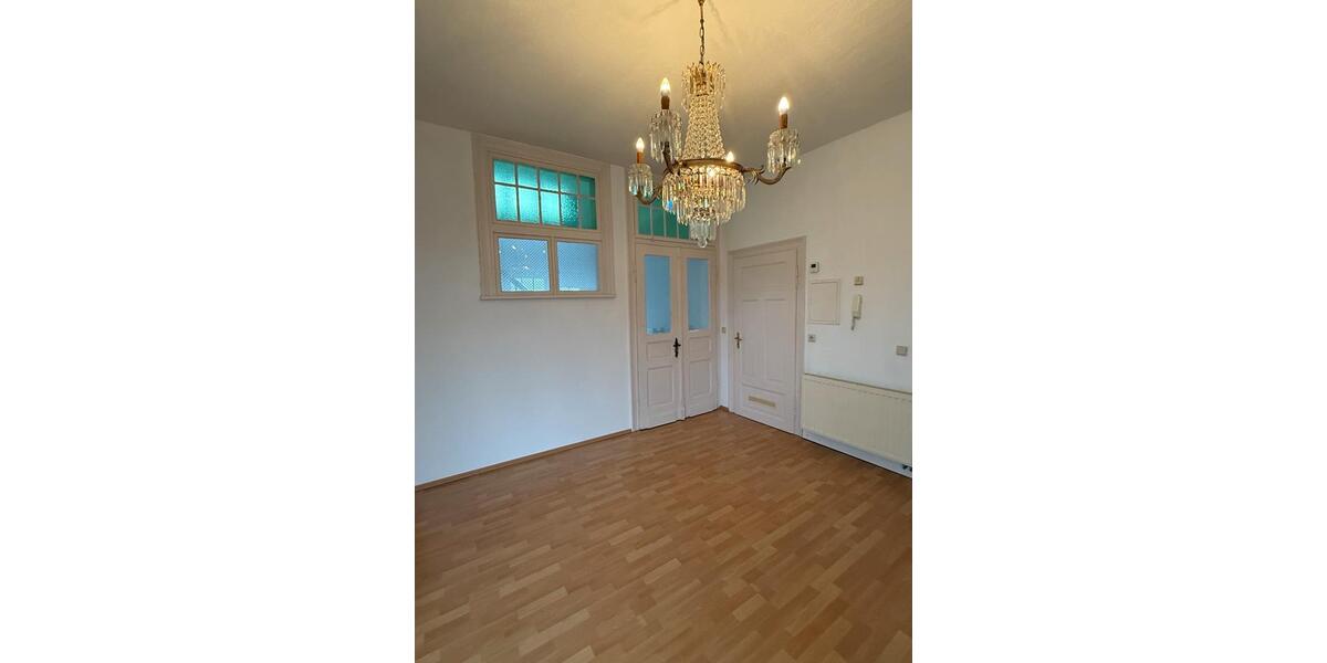 Helle Altbauwohnung 114 m2 Balkon Küche und historischen Flair ! 3 zimmer