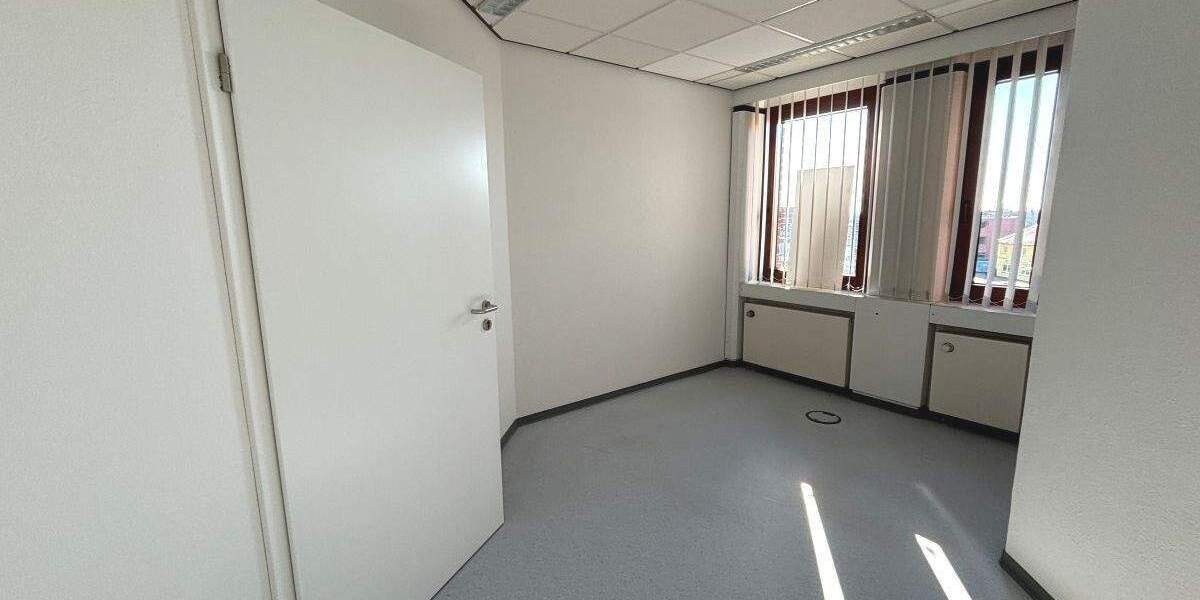 Gewerbeobjekt Stuhr Brinkum - 7 Zimmer, 150 m&sup2;, 285.000&euro; | Angebot:25671464