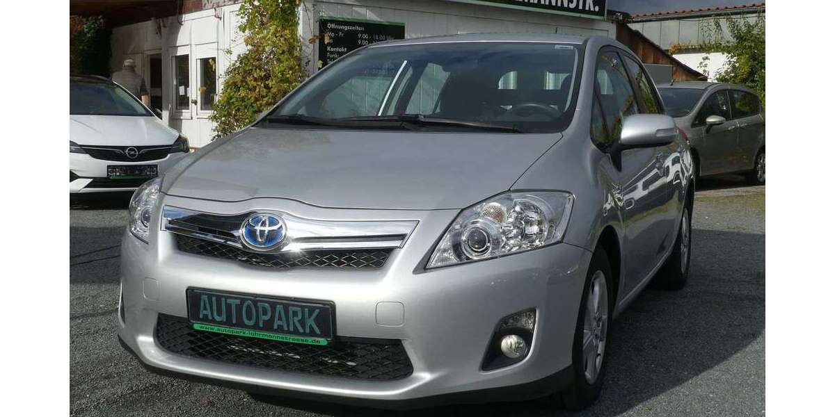 Toyota Auris 100.200 km 7.900 &euro; Dresden 01237