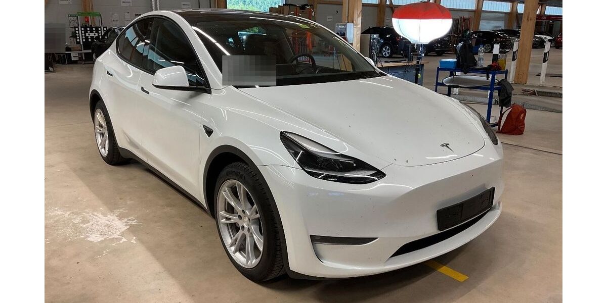 Tesla Model Y 158.373 km 27.990 &euro; Weinstadt 71384