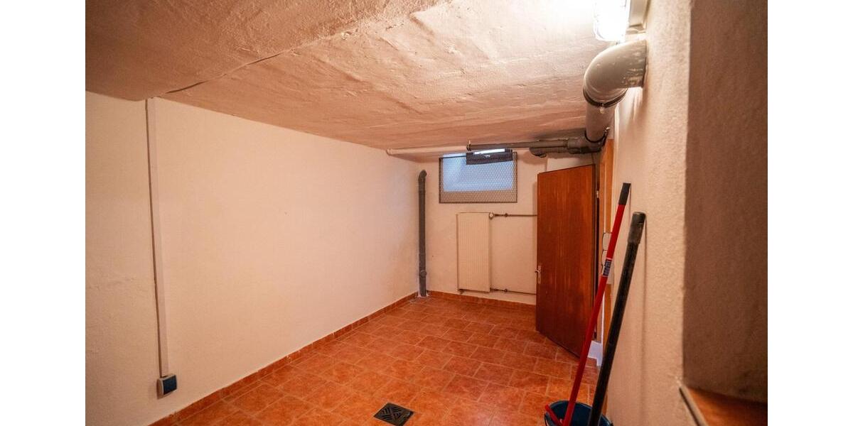 Wohnung und Haus in einem - saniertes Altstadthaus mit insgesamt 93m², EBK und Klimaanlage 3 zimmer