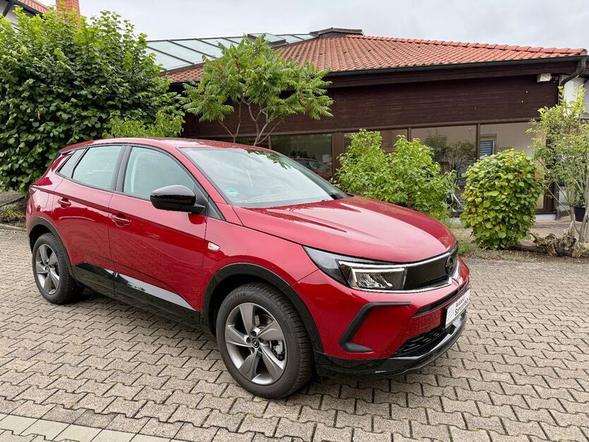 Opel Grandland (X) 17.400 km 25.900 € Maßbach/Poppenlauer 97711