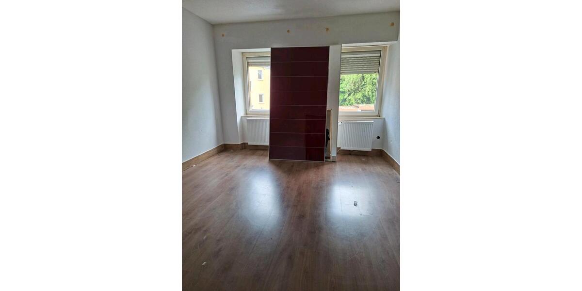 Etagenwohnung Neunkirchen - 4 Zimmer, 110 m&sup2;, 750&euro; | Angebot:26403432