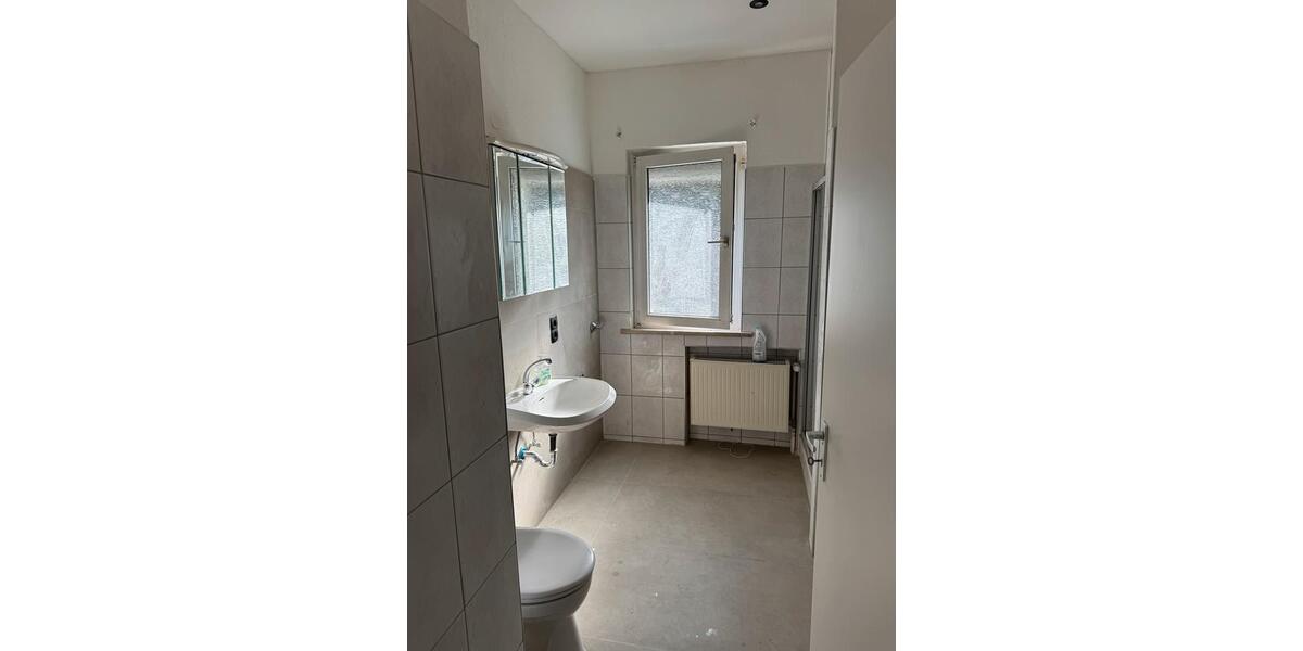 Erdgeschoßwohnung Hennef (Sieg) - 3 Zimmer, 80 m&sup2;, 1.000&euro; | Angebot:25405158