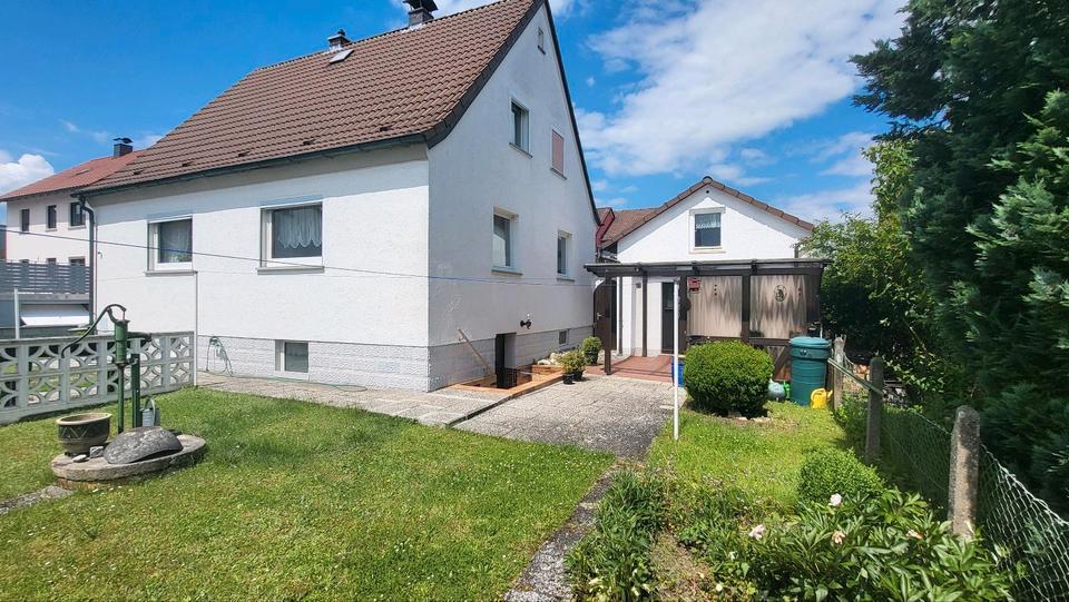 Einfamilienhaus mit 2 Garagen in Ebersdorfb.Coburg