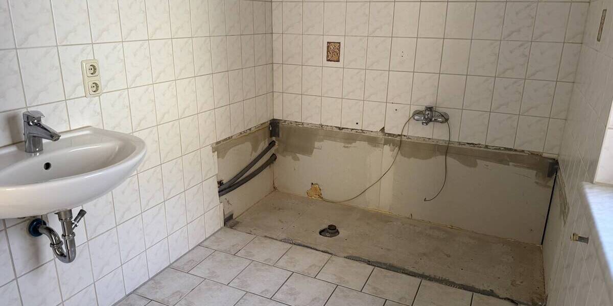 Mehrfamilienhaus, Wohnhaus Bad Blankenburg - 6 Zimmer, 141 m&sup2;, 175.000&euro; | Angebot:26683721
