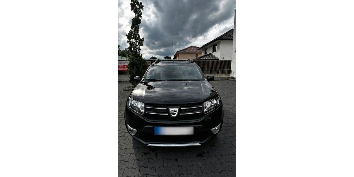 Dacia Sandero 81.000 km 6.199 &euro; Paderborn 33102