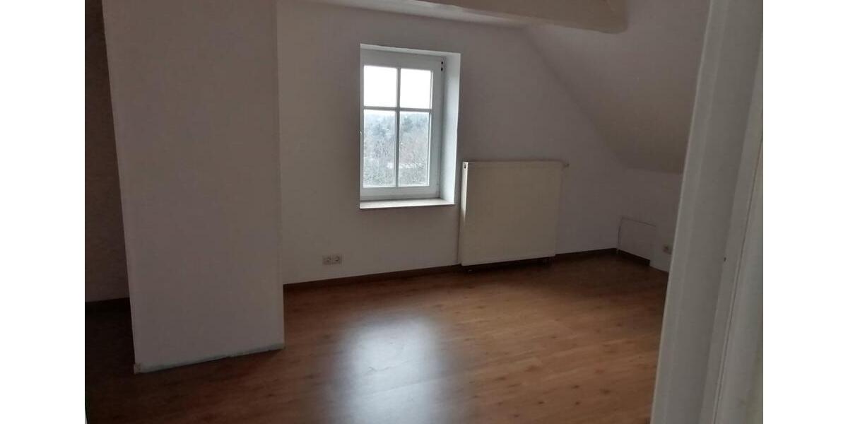 Dachgeschoßwohnung Guben - 2 Zimmer, 65 m&sup2;, 390&euro; | Angebot:26364950