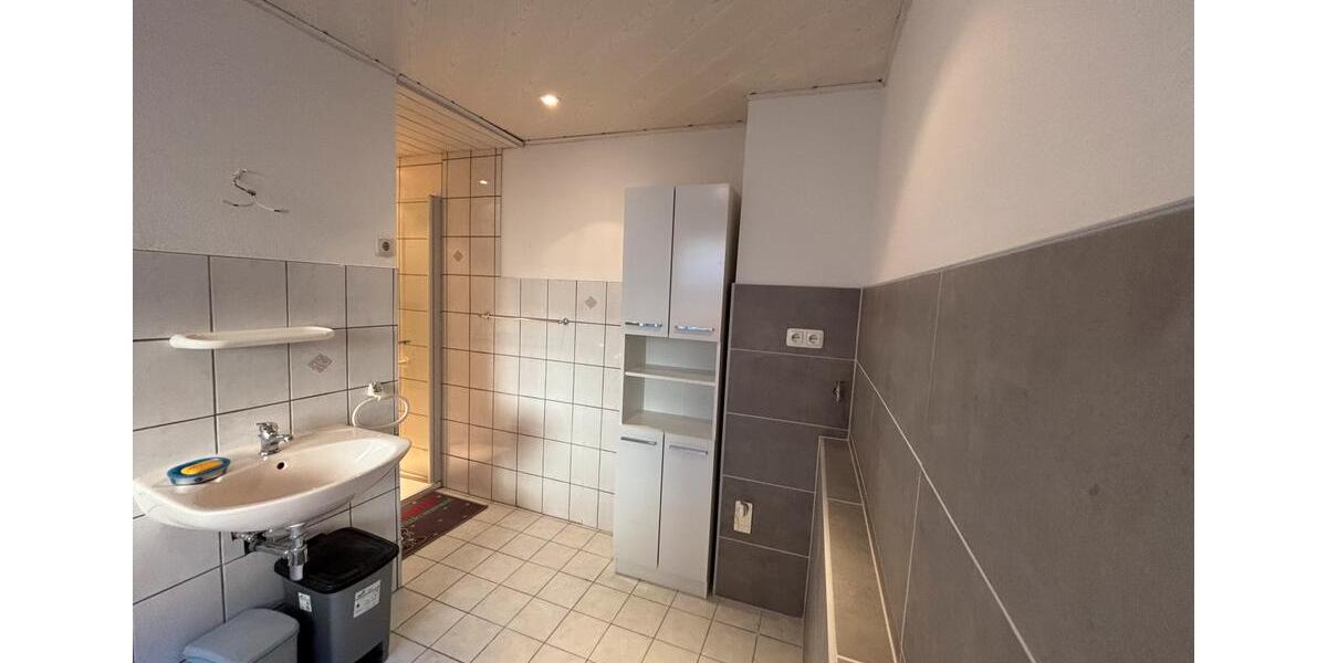 Einfamilienhaus Ilmenau - 9 Zimmer, 184 m&sup2;, 1.700&euro; | Angebot:26024492