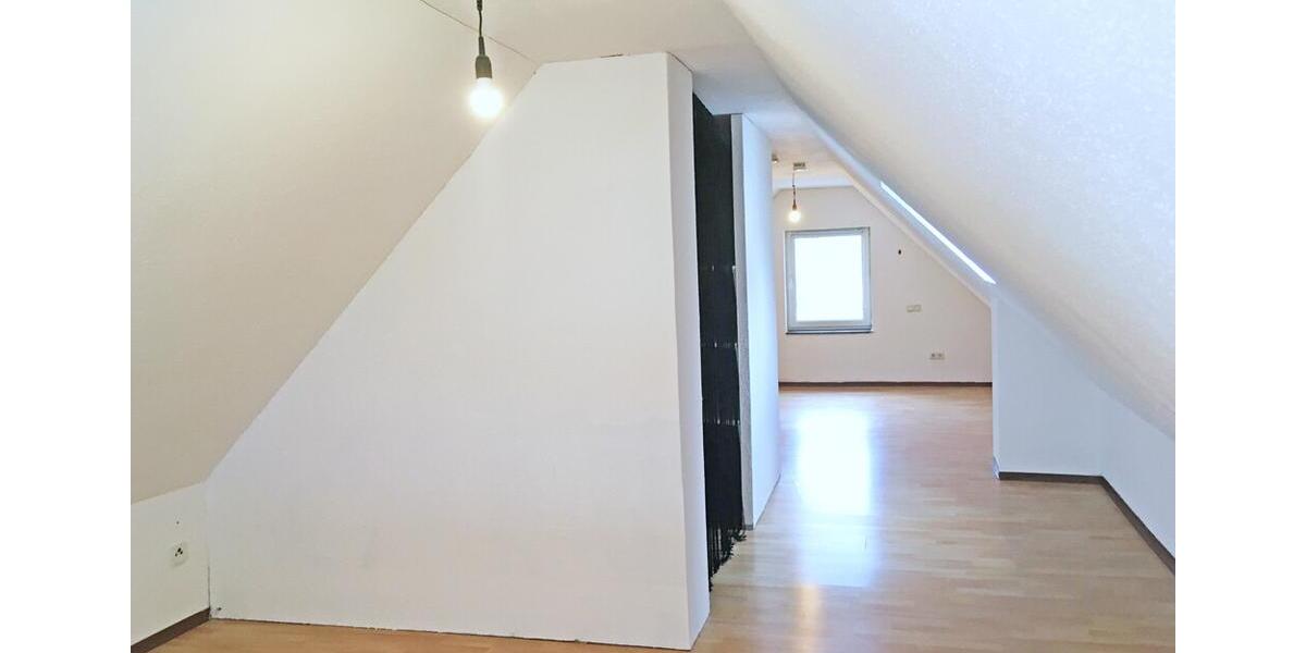 Dachgeschoßwohnung Windeck - 2 Zimmer, 93 m&sup2;, 600&euro; | Angebot:22180868