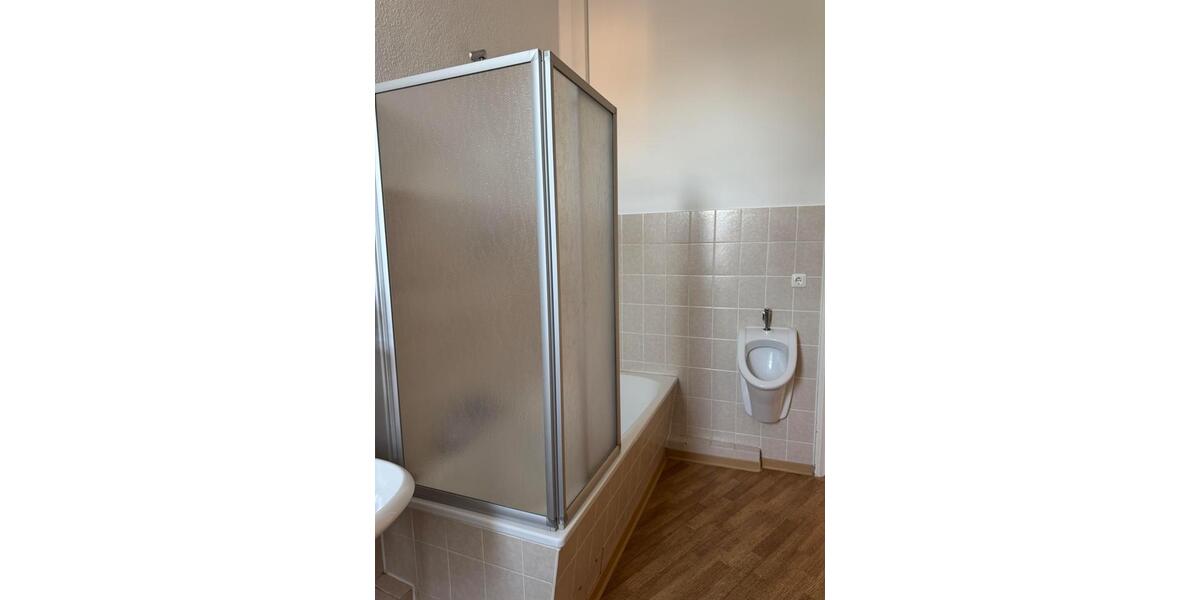 Etagenwohnung Nienburg (Weser) - 6 Zimmer, 186 m&sup2;, 325&euro; | Angebot:26058537