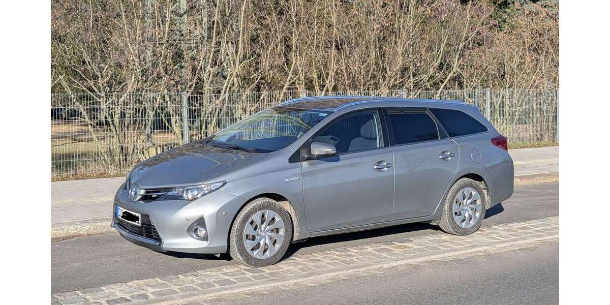 Toyota Auris 112.000 km 12.500 &euro; Dresden 01259