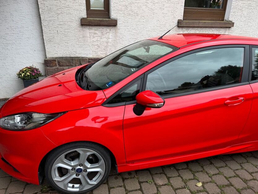 Ford Fiesta 112.000 km 11.000 € Beverungen 37688