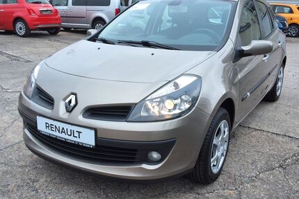 Renault Clio 76.000 km 3.900 &euro; Chemnitz 09126