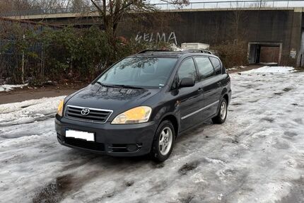 Toyota Avensis Verso 168.423 km 3.500 &euro; HAMBURG 22113