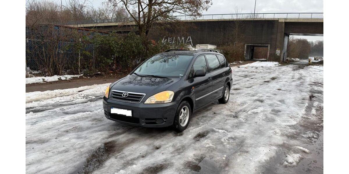 Toyota Avensis Verso 168.423 km 3.500 &euro; HAMBURG 22113