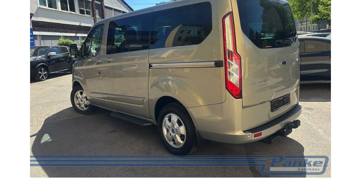 Ford Tourneo Custom 300 L1 Titanium*8Sitz*AHK*SHZ*NAV 100.000 km 19.990 &euro; Berlin 13187