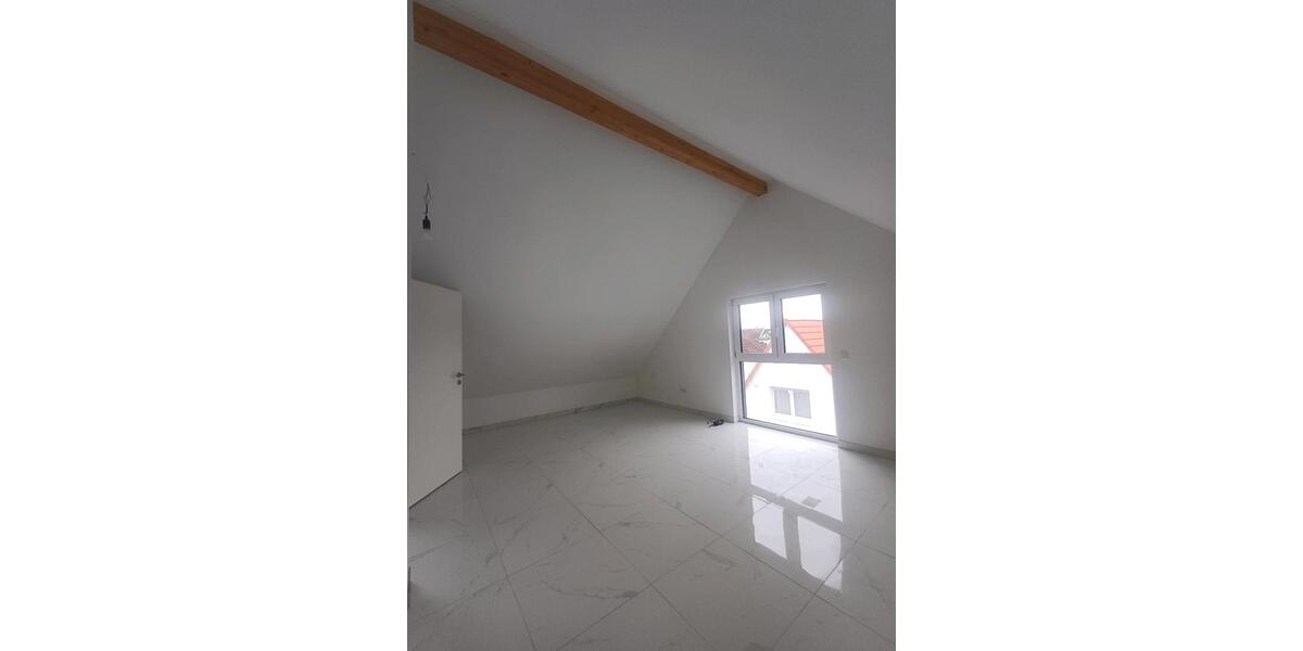 Etagenwohnung Nauheim - 6 Zimmer, 150 m&sup2;, 2.000&euro; | Angebot:24756690