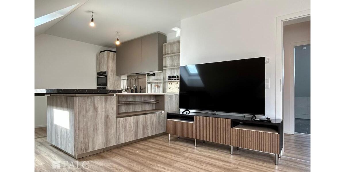 Energieeffiziente Dachgeschosswohnung - möbliert zu vermieten! 2 zimmer