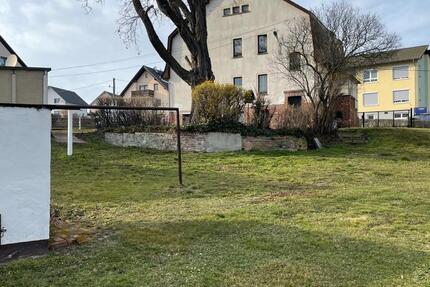 freistehendes Wohn- und Geschäftshaus