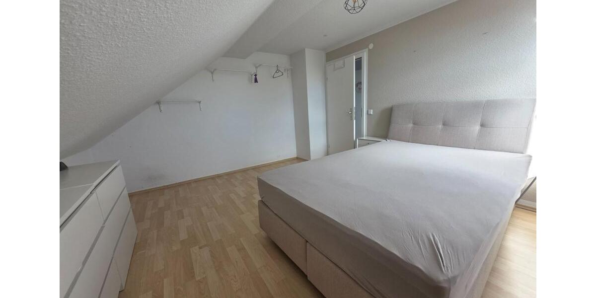 Dachgeschoßwohnung Karlsruhe Neureut - 3 Zimmer, 85 m&sup2;, 850&euro; | Angebot:25960844