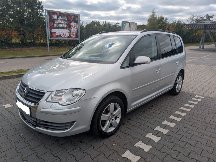 VW Touran 186.500 km 5.200 € Trittau 22946