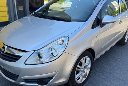 Opel Corsa 42.000 km 3.999 &euro; Berlin 13055