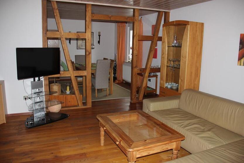 Schönes Haus mit 143 m² + Terrasse in Allmersbach am Weinberg zu zimmer