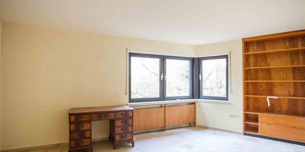 Einfamilienhaus Uttenreuth - 8 Zimmer, 270 m&sup2;, 3.000&euro; | Angebot:24450110