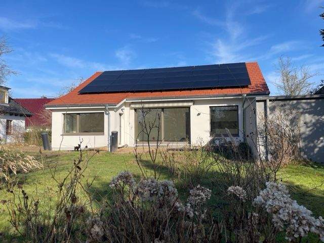Bungalow Bad Oldesloe - 2 Zimmer, 92 m&sup2;, 1.700&euro; | Angebot:25601836
