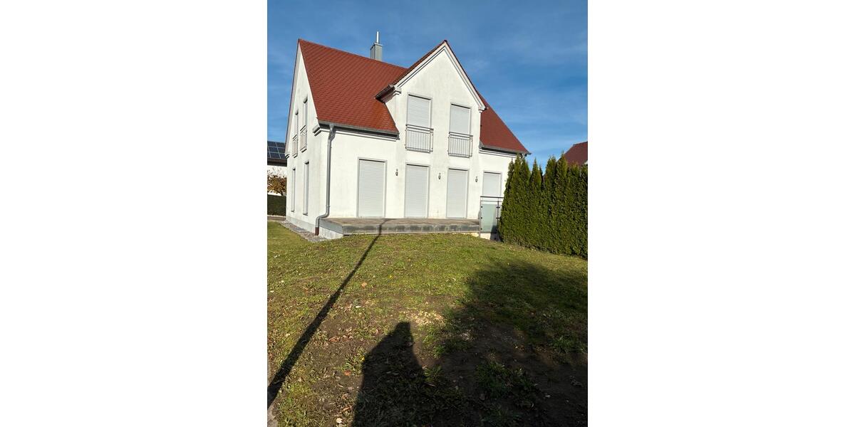 Einfamilienhaus Buttenwiesen - 5 Zimmer, 160 m&sup2;, 1.850&euro; | Angebot:23427013