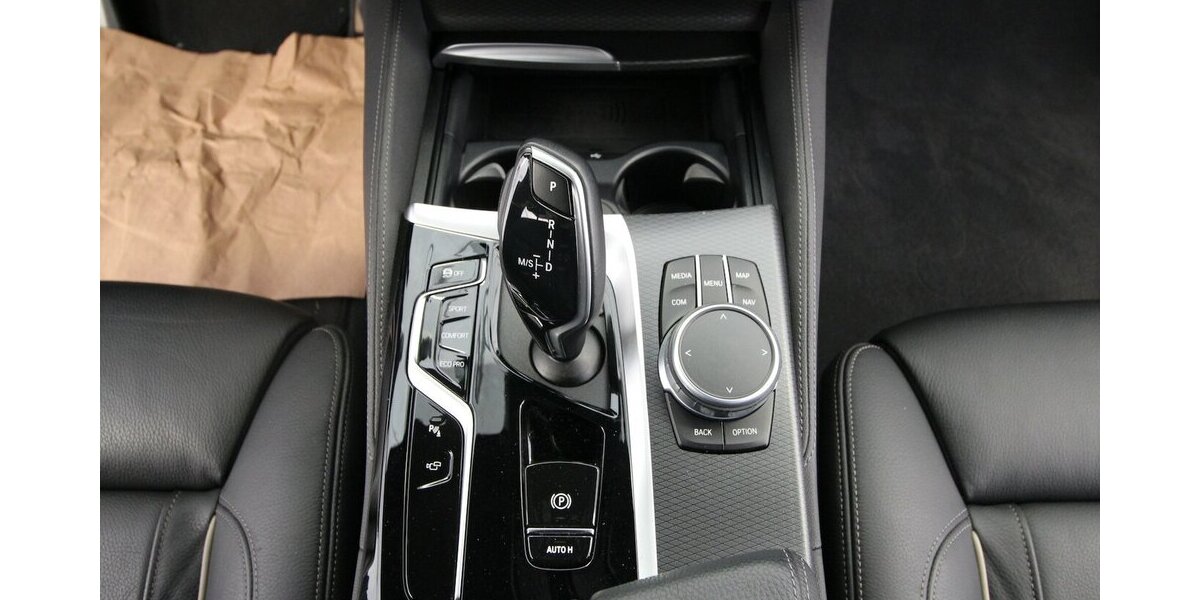 BMW 530d Touring xDrive M Sport AHK+PANO+HEAD-UP 96.048 km 35.500 &euro; Hagenow 19230