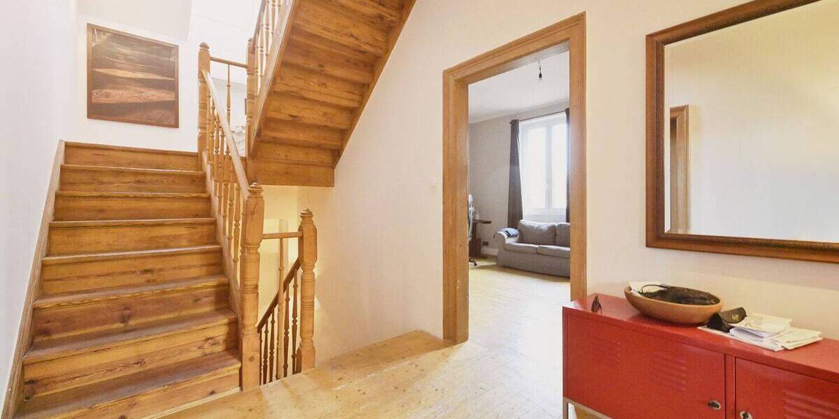 Mehrfamilienhaus, Wohnhaus Frankfurt am Main Seckbach - 6 Zimmer, 242 m&sup2;, 1.200.000&euro; | Angebot:26139136