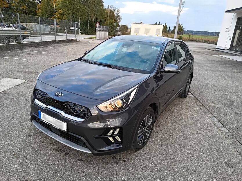 Kia Niro 72.021 km 18.800 € Augsburg 86165