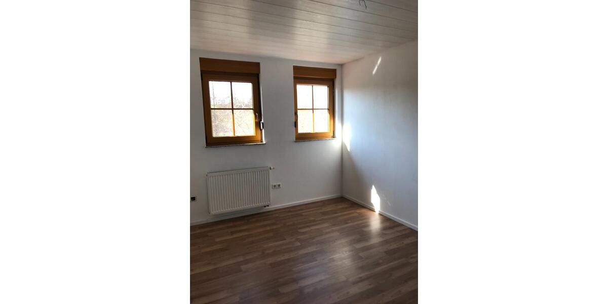 Dachgeschoßwohnung Satteldorf - 4 Zimmer, 97 m&sup2;, 790&euro; | Angebot:25804705