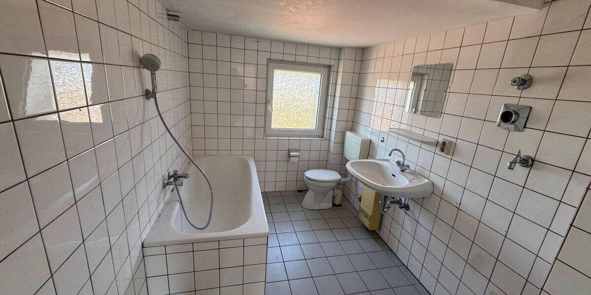 Etagenwohnung Saarbrücken St Johann - 2 Zimmer, 65 m&sup2;, 495&euro; | Angebot:26438415