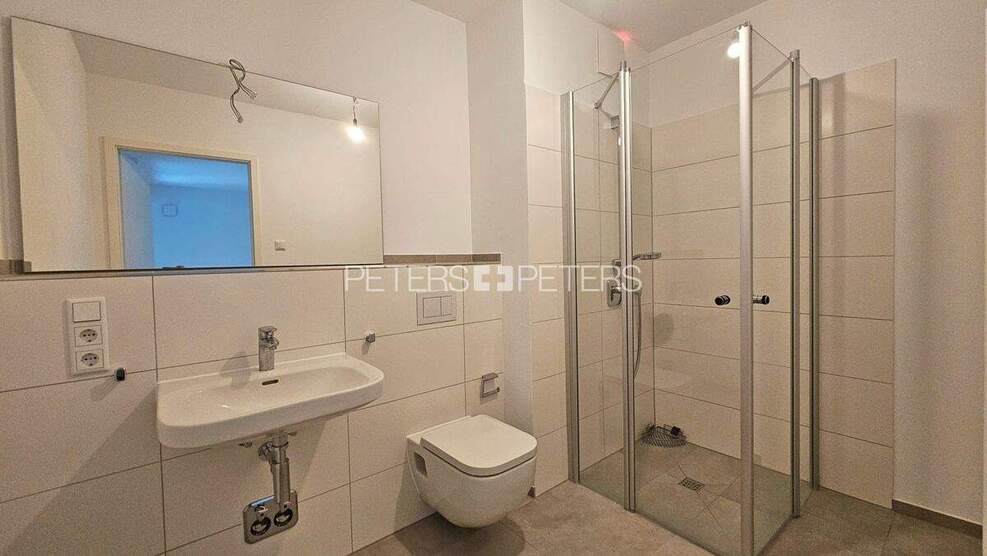 + Alleskönner mit Terrasse + 2 zimmer