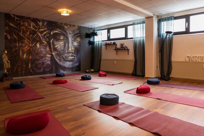 Räume für Yoga, Personal Training, Massage, Poledance