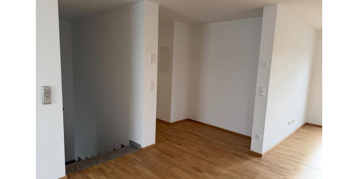 Einfamilienhaus Neubiberg - 3 Zimmer, 125 m&sup2;, 2.050&euro; | Angebot:25881513