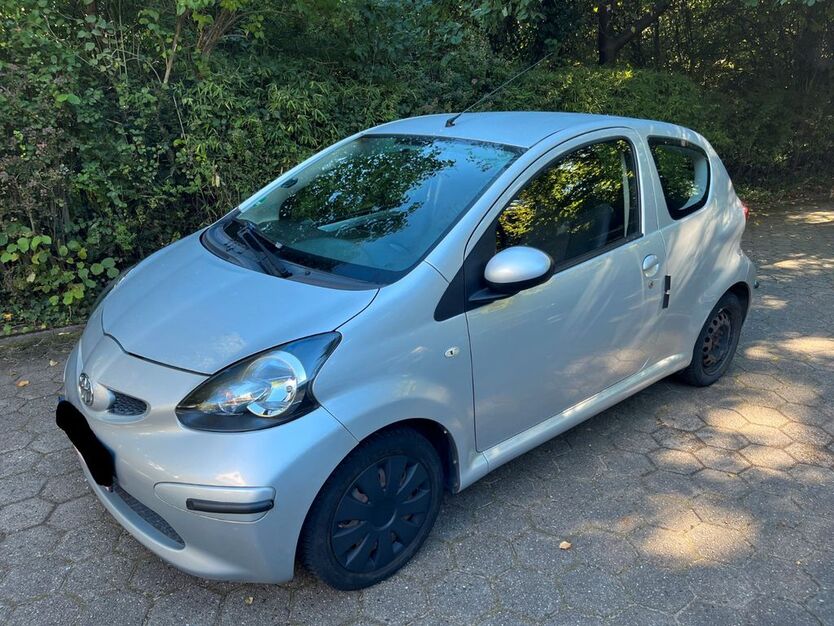 Toyota Aygo (X) 118.881 km 2.500 € Hamburg 22143