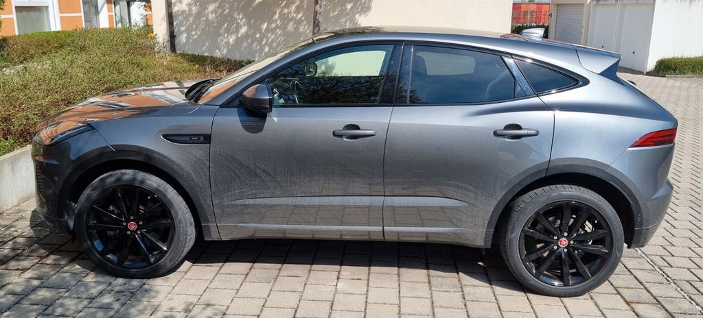Jaguar E-Pace 82.000 km 22.990 &euro; Eichenau 82223