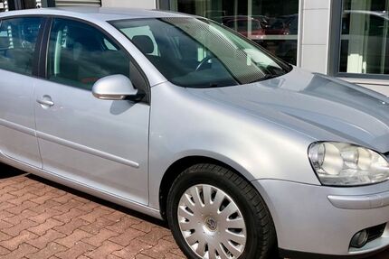 VW Golf 135.973 km 5.499 &euro; Halle/Saale 06118
