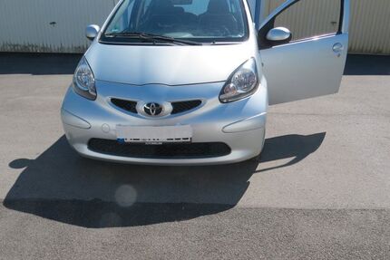 Toyota Aygo (X) 97.000 km 2.000 &euro; Wülfrath 42489
