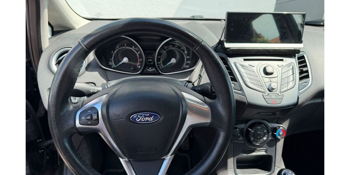 Ford Fiesta 87.500 km 3.900 &euro; Staßfurt 39418