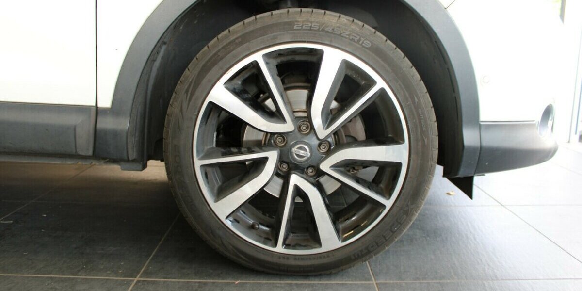 Nissan Qashqai 1.6 DIG-T 360° 4x2 110.410 km 13.980 &euro; Euskirchen 53881