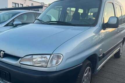 Peugeot Partner 175.000 km 2.499 &euro; Bonn 53227
