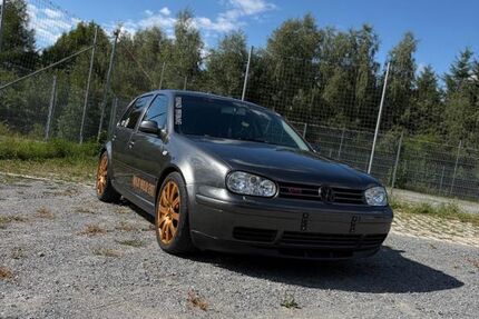 VW Golf 317.300 km 2.400 &euro; Struppen 01796