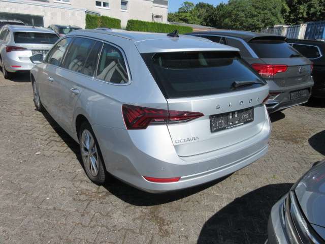 Skoda Octavia Style 2.0 TDI DSG NAVI GRA LED ALU APS SIT 82.800 km 22.900 &euro; Bergkamen 59192