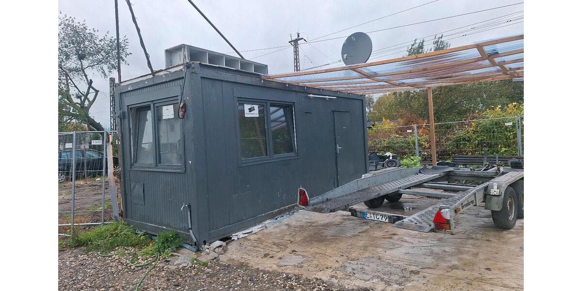 Gewerbehalle mit Parkplätze zimmer