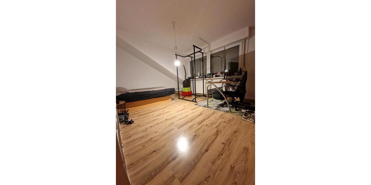 Dachgeschoßwohnung Bornheim - 1 Zimmer, 18 m&sup2;, 500&euro; | Angebot:25538413